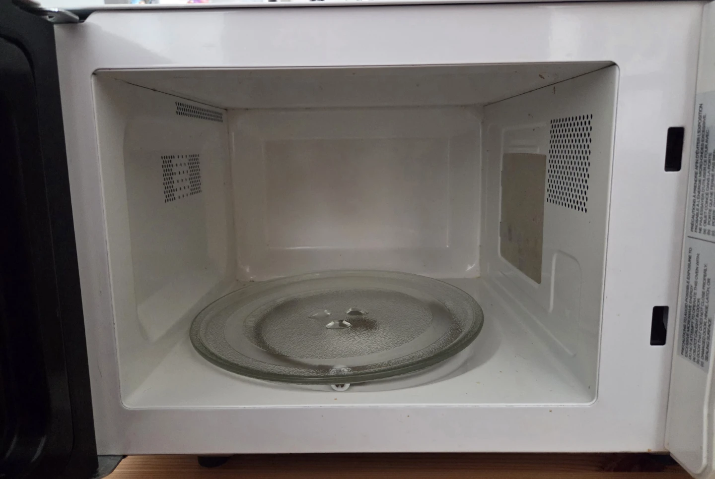 Homestyles Microwave Oven - photo 2