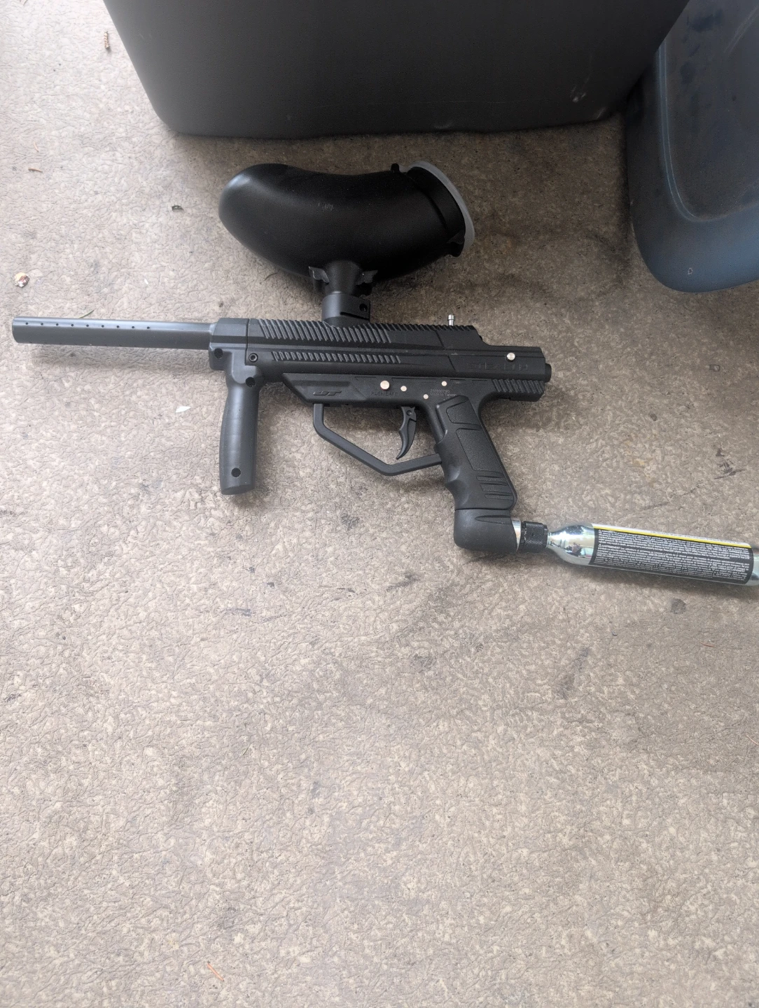 Black Paintball Gun with Hopper and CO2 Tank