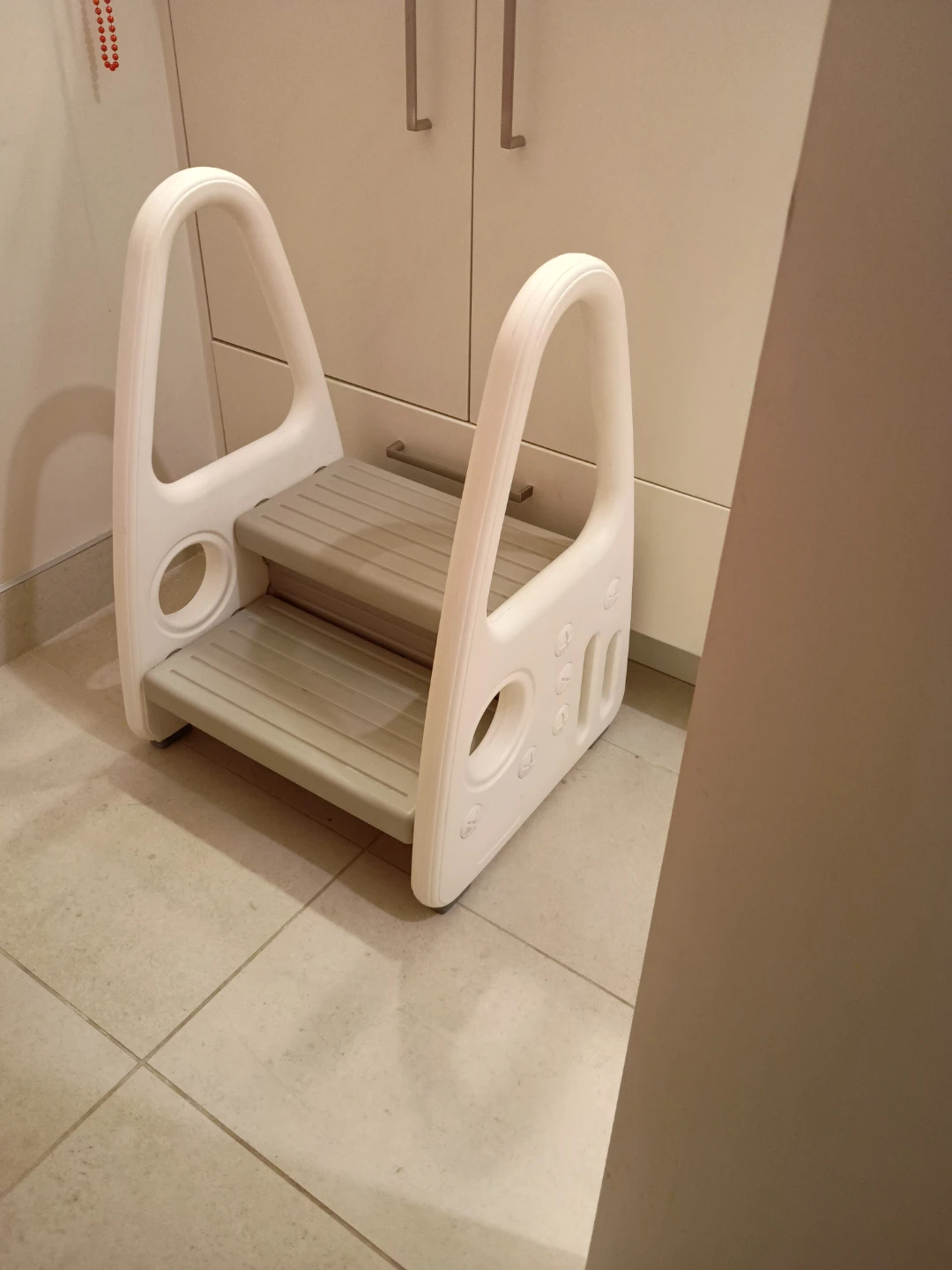 2-Step Stool with Handles