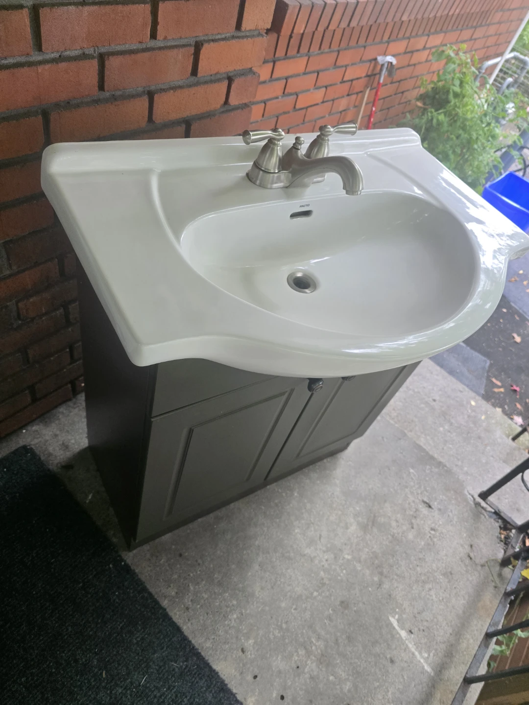 FACTO White Pedestal Sink with Vanity Cabinet - photo 3