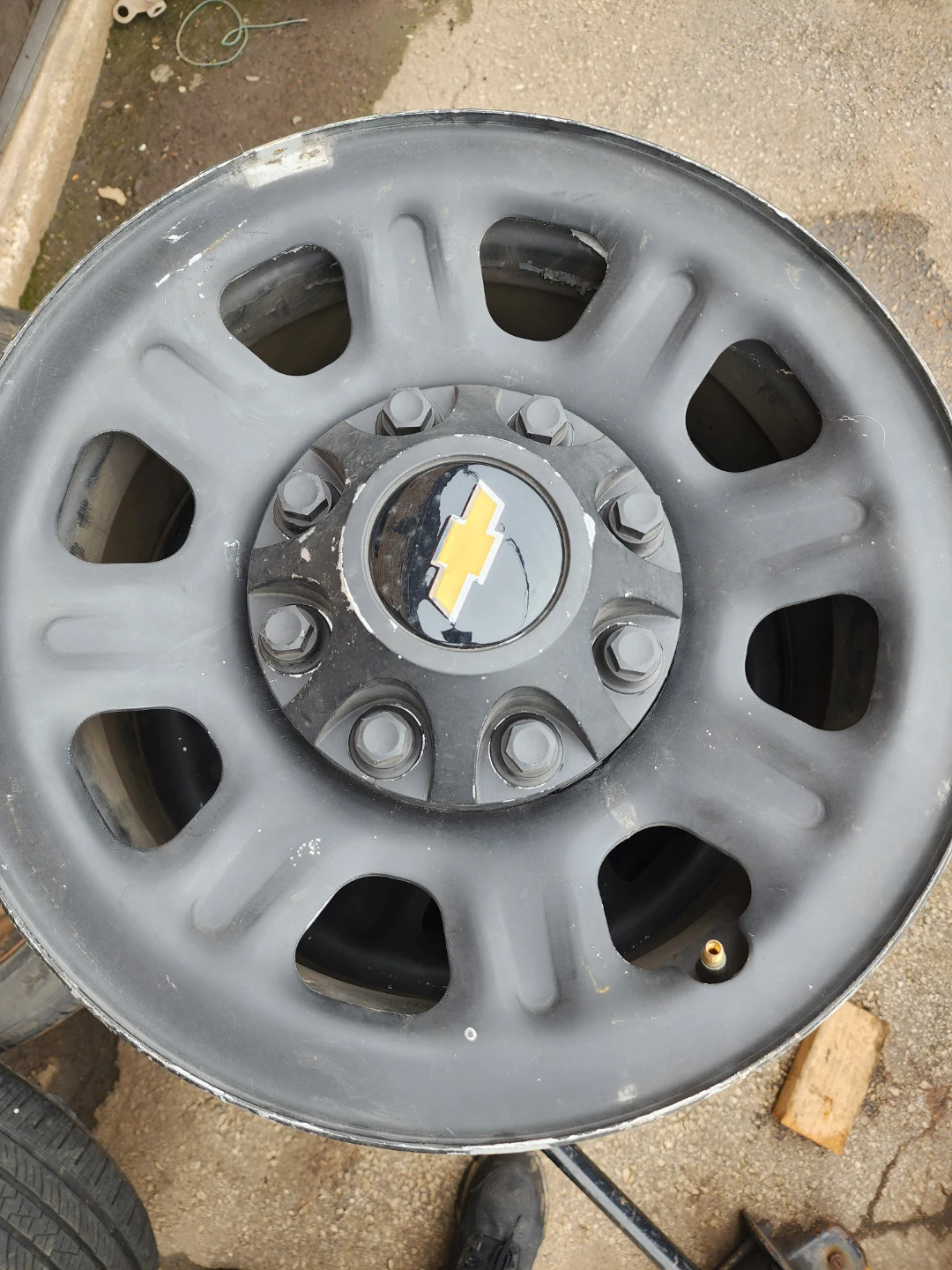 Chevrolet Truck Steel Wheels with Center Caps (Set of 4)