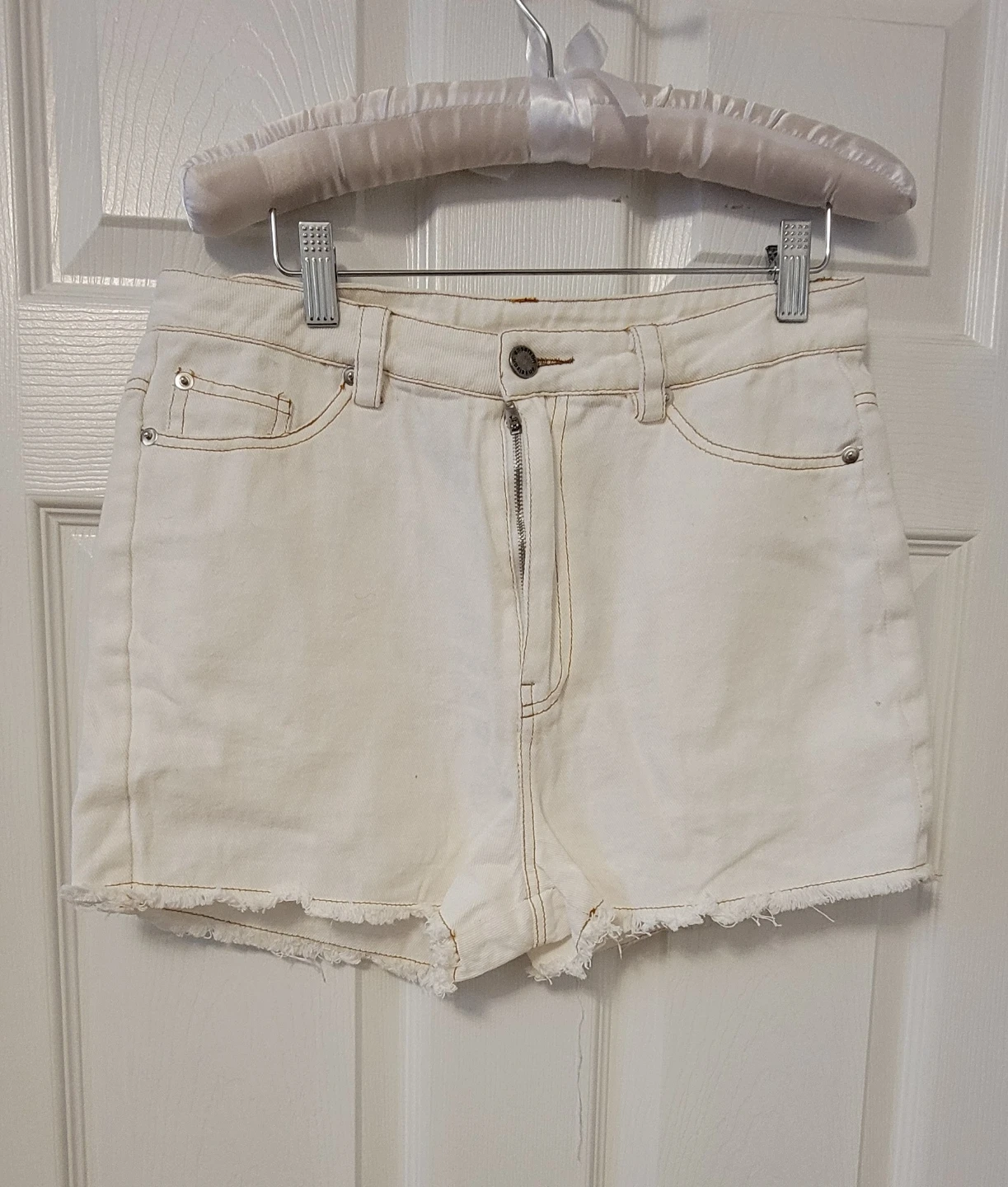 En Saison White Denim Shorts Size M - photo 2