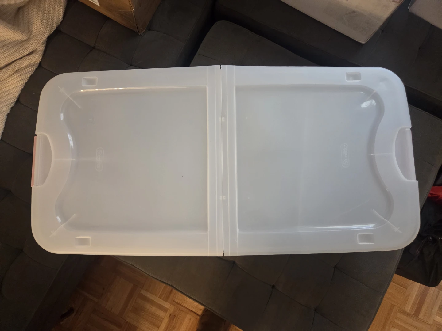 Sterilite 66 Qt - 62L Under bed storage bin - photo 3
