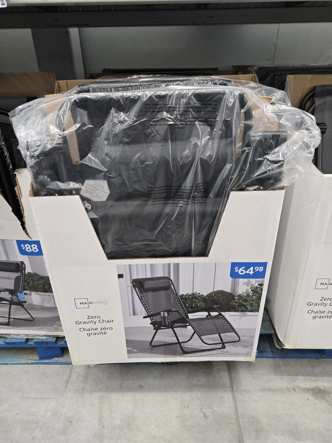2 Red Zero Gravity Chairs - photo 3