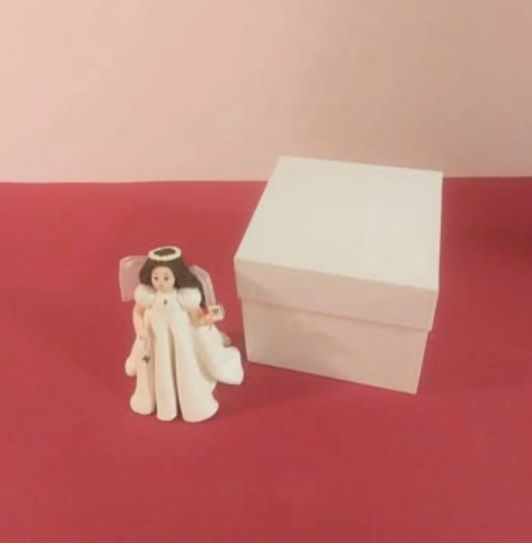 Kneeded Angel Figurine - First Communion - photo 3