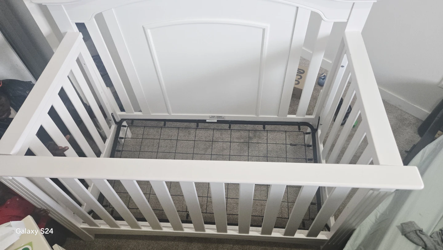 White Convertible Crib with Mattress - photo 2