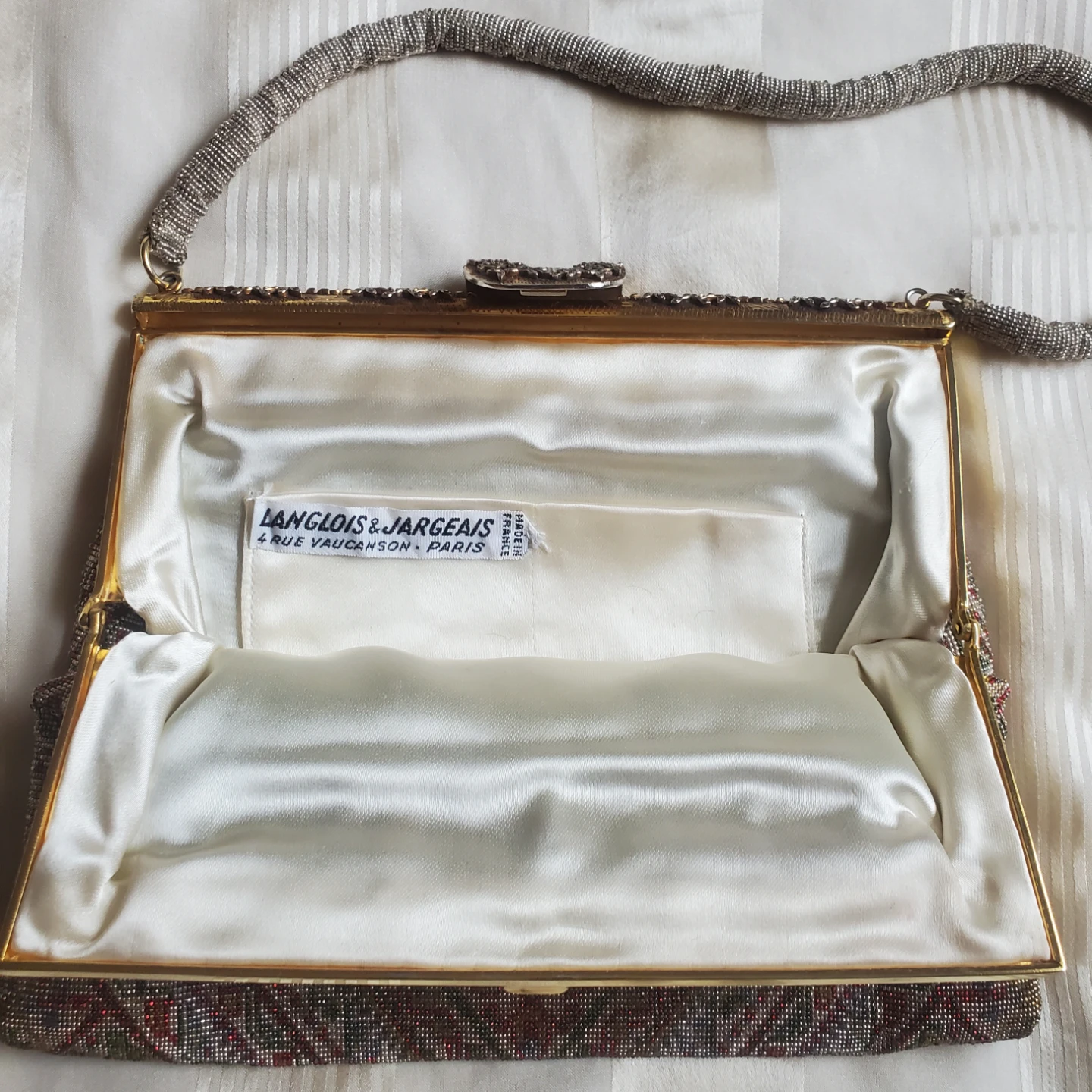 Vintage Beaded Handbag with Ornate Clasp - photo 4