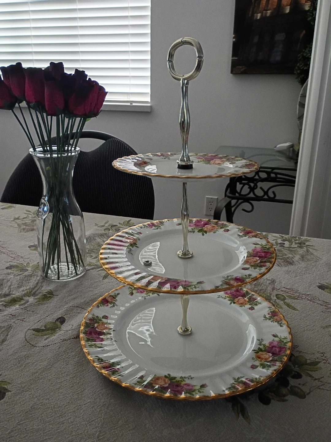 3-Tier Porcelain Dessert Stand country rose