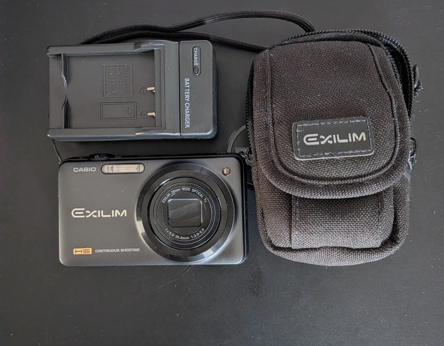 Casio EX-ZR10 Digital Camera with Charger and Case