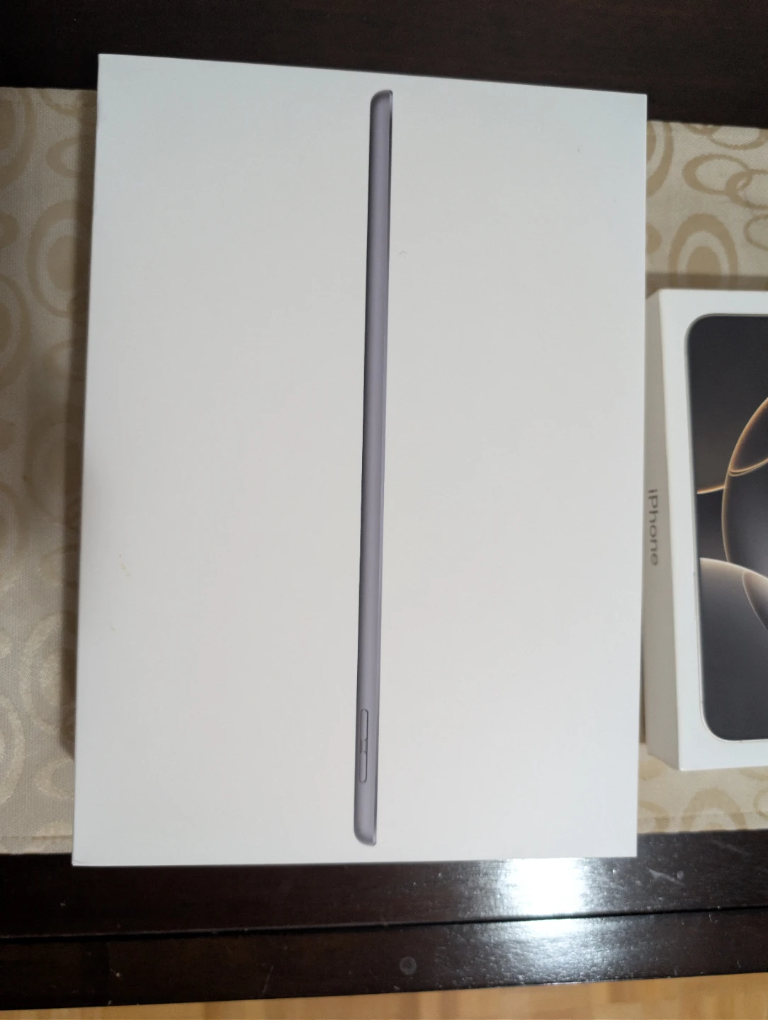 Good condition 64 Apple iPad 9th Gen - photo 3