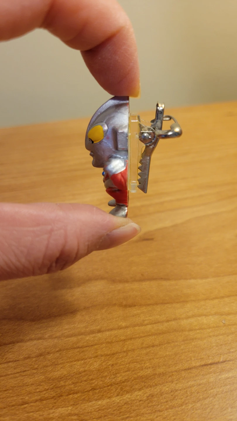 Ultraman Pin Brooch - photo 2