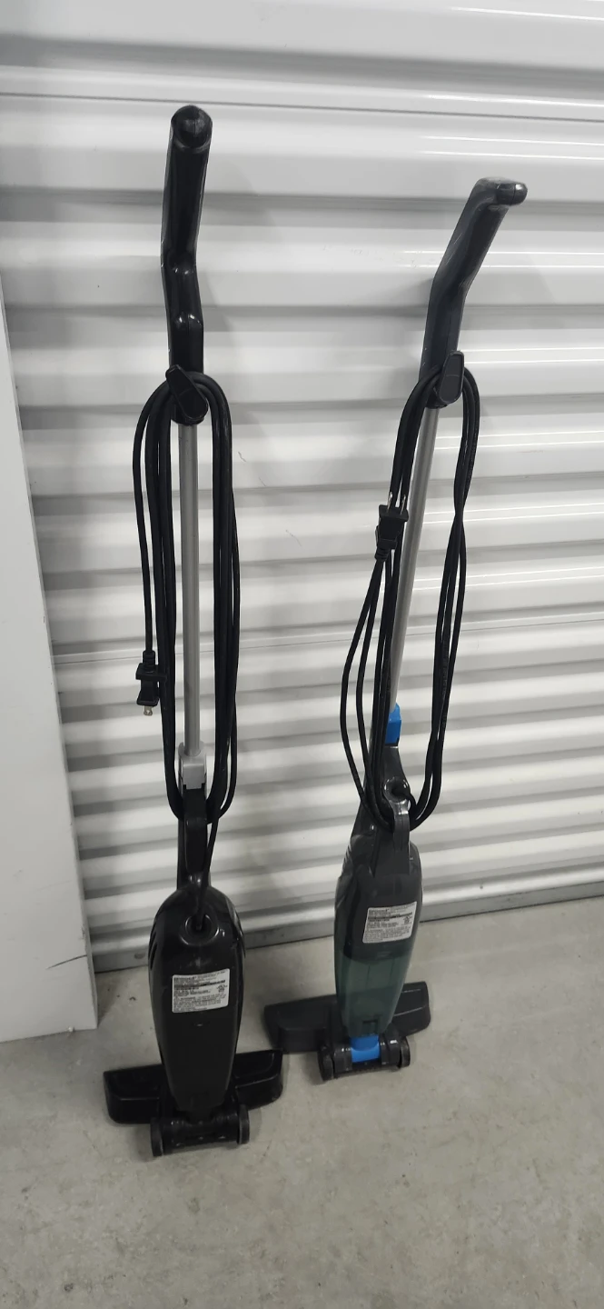 Vacuum of 2, one for $10 - photo 3