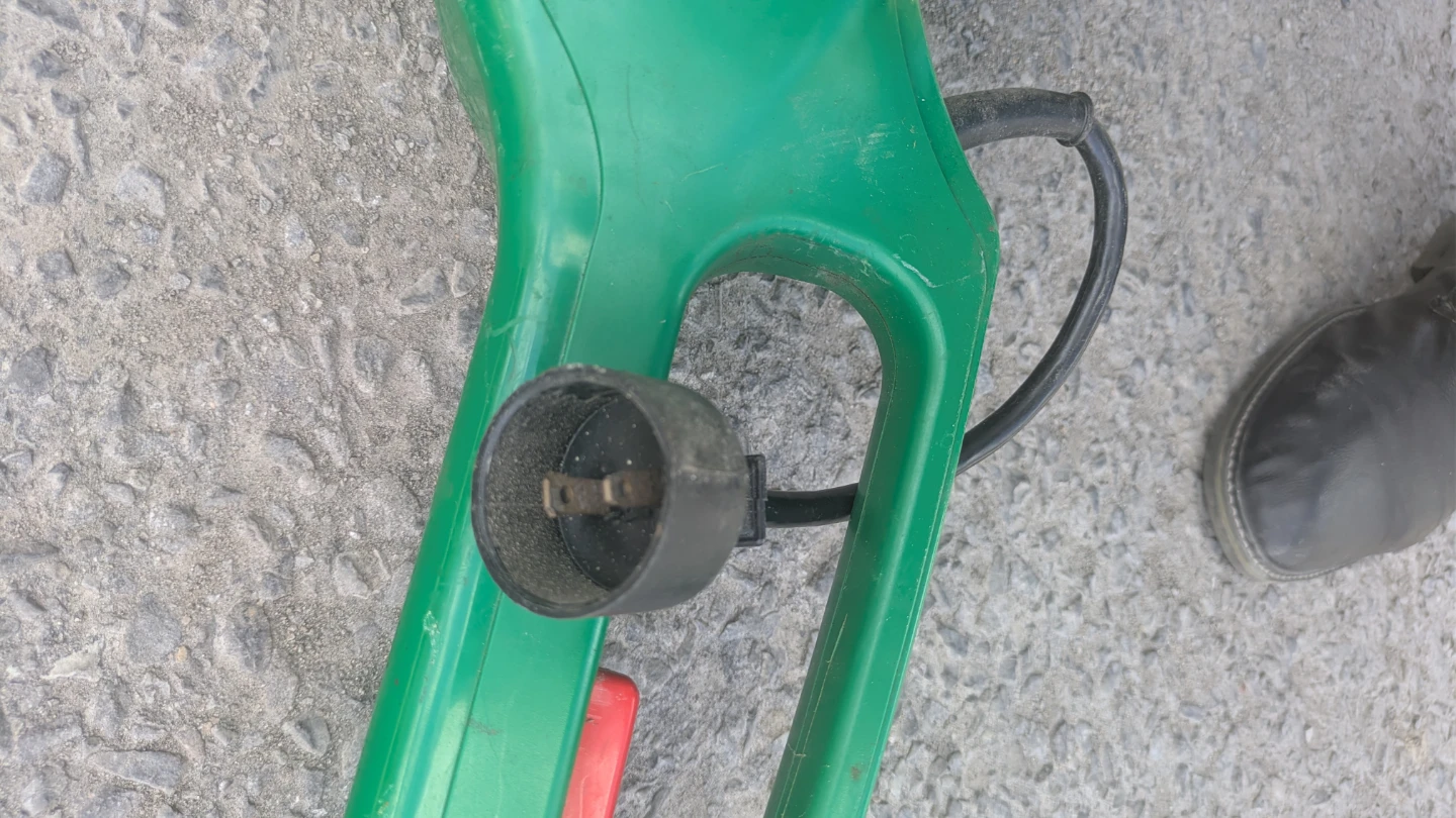 Weed Eater YM 600 String Trimmer - photo 3