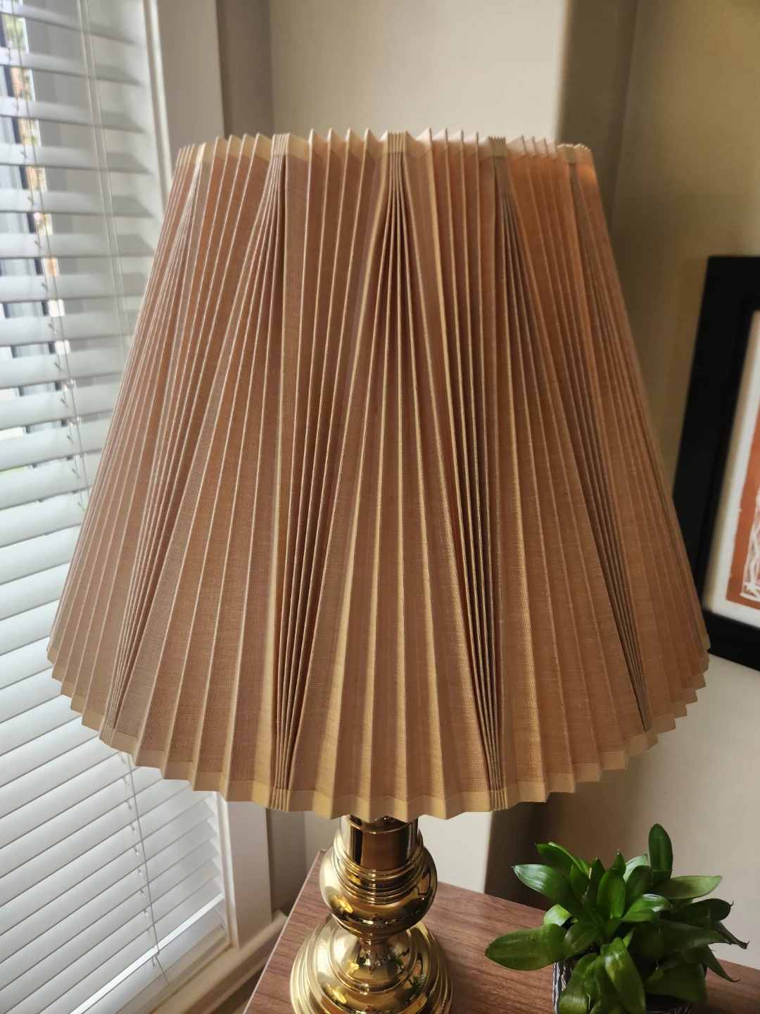 Vintage Brass Table Lamp with Pleated Shade - photo 3
