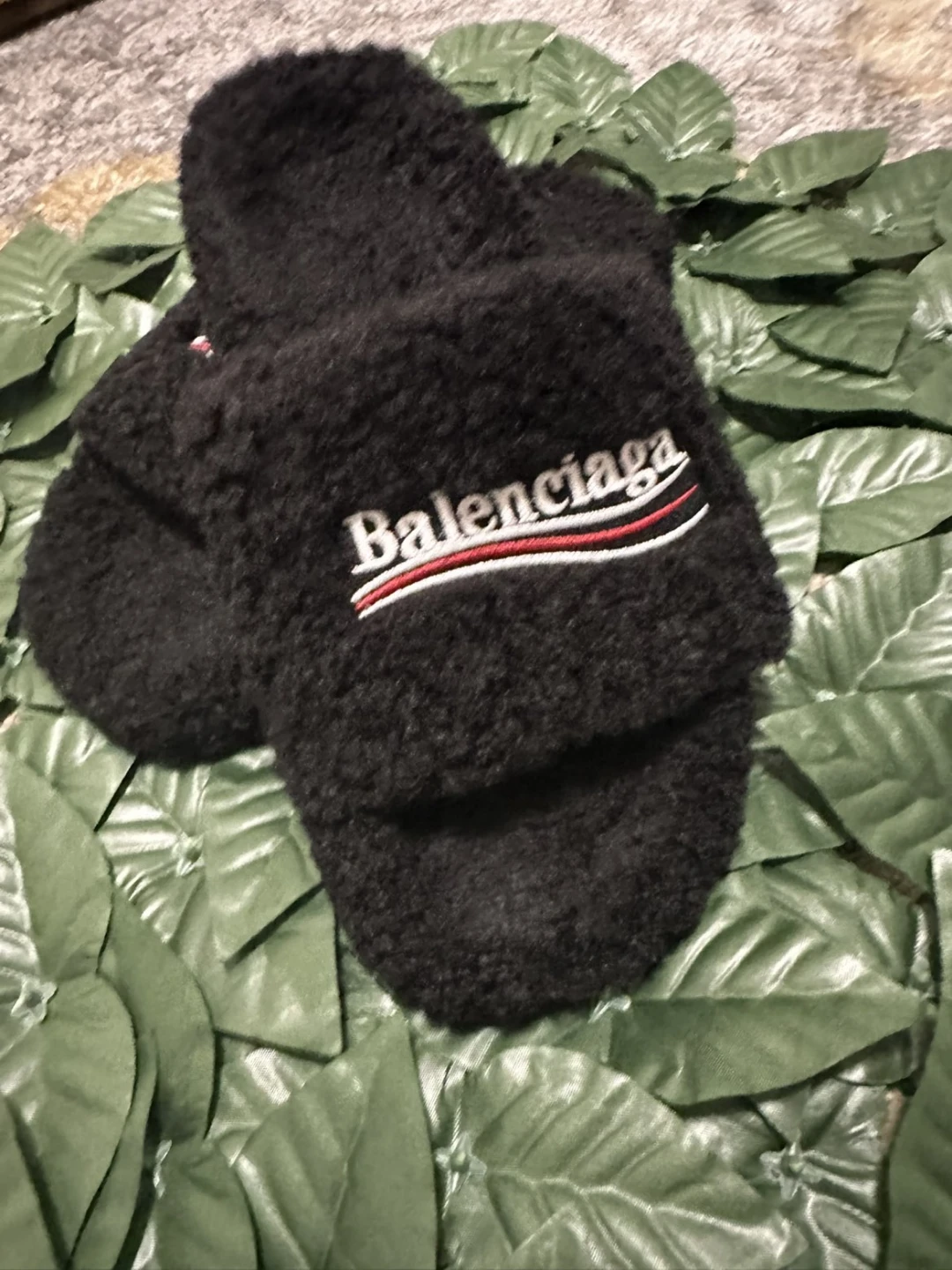 Black Balenciaga fur slides - photo 2