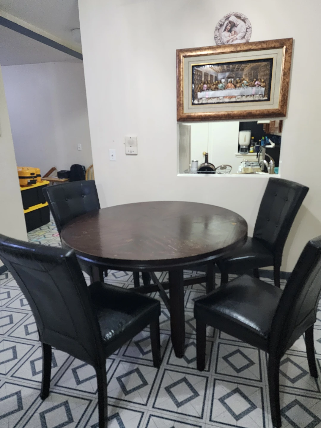 Round Dining Table and 4 Chairs Set