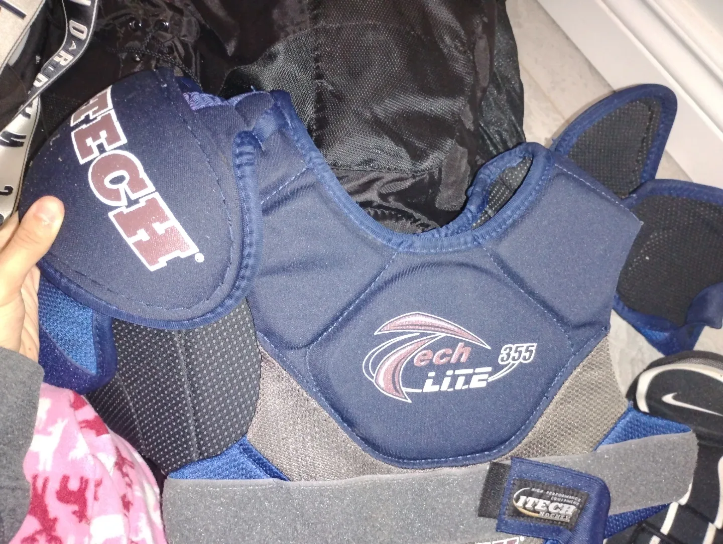 ITech Hockey Shoulder Pads