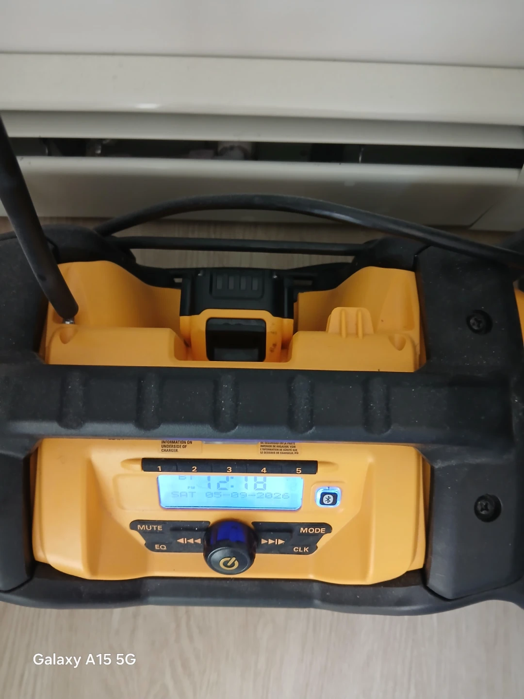 DeWalt DCR025 Radio - photo 2