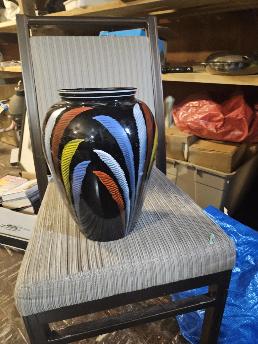 Decorative Black Vase with Feather Design - photo 2