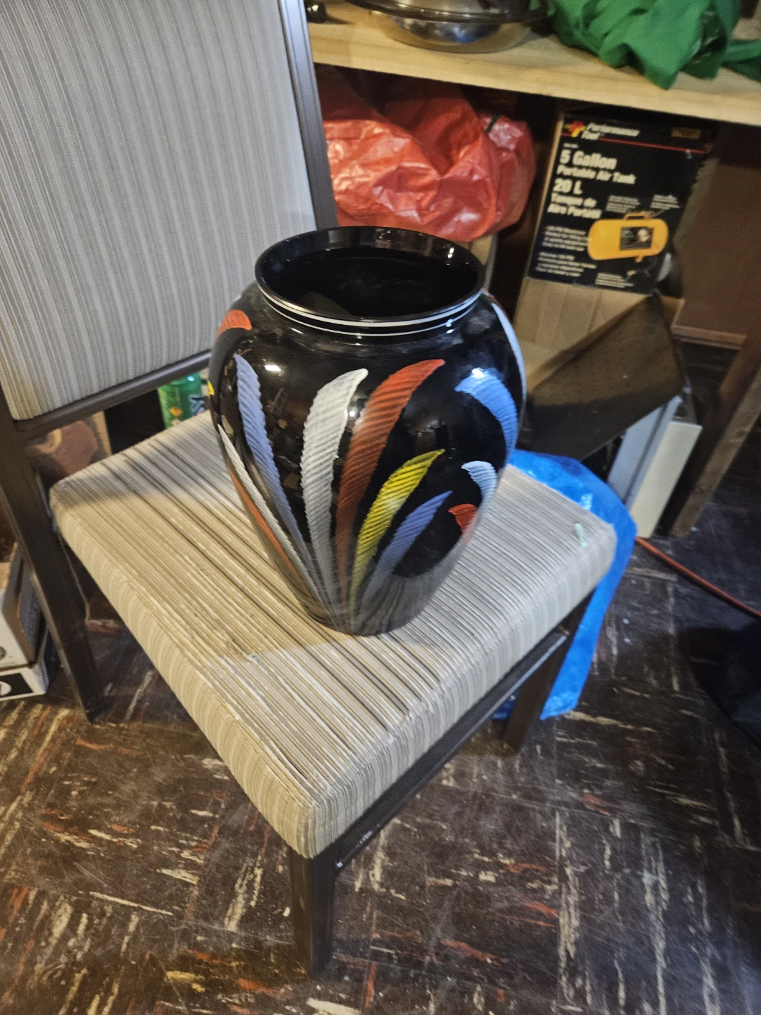 Decorative Black Vase with Feather Design - photo 3