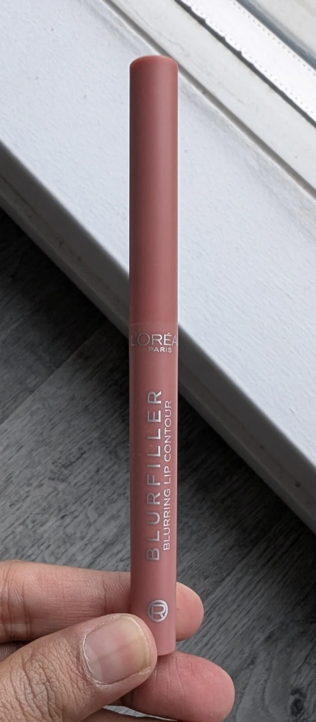 L'Oréal Paris BlurFILLER Blurring Lip Contour Liner - Worth It
