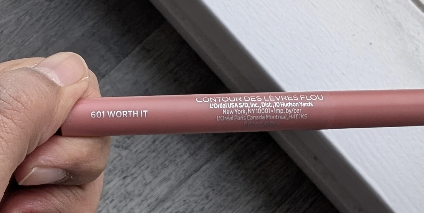 L'Oréal Paris BlurFILLER Blurring Lip Contour Liner - Worth It - photo 2