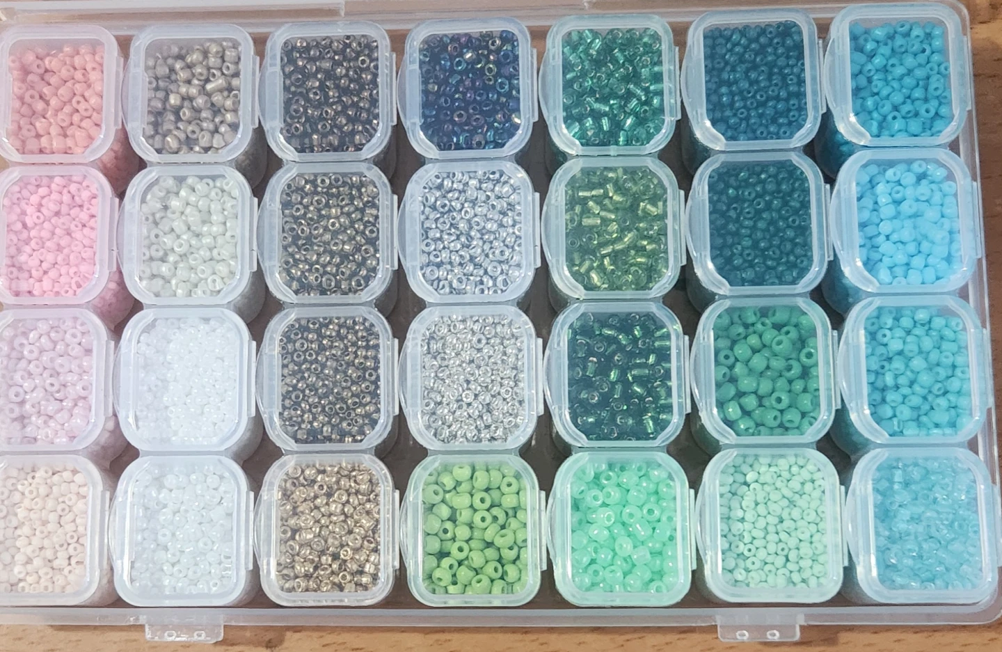 Bead loom with assorted beads - photo 3
