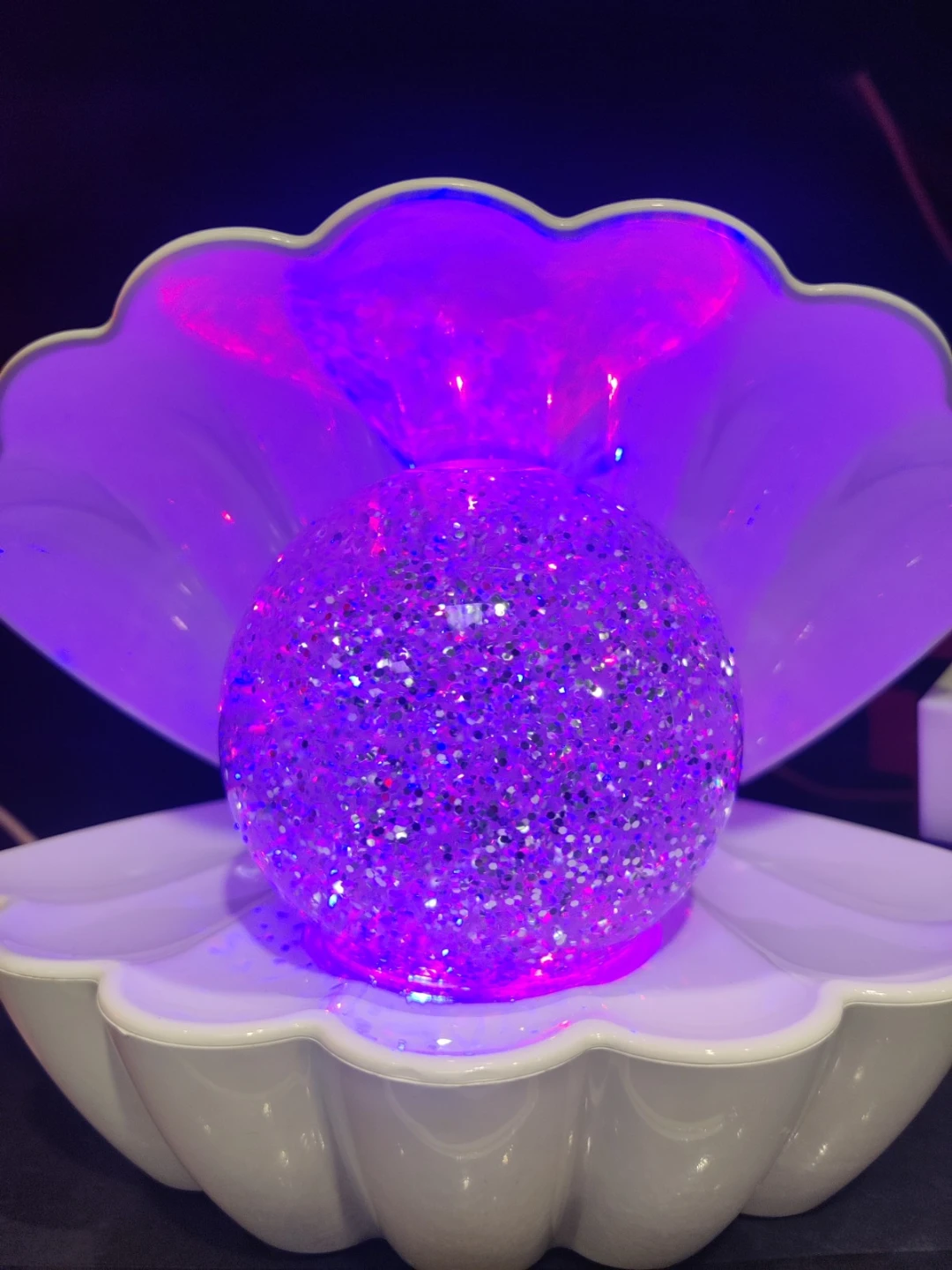 Glitter Orb Lamp in Shell