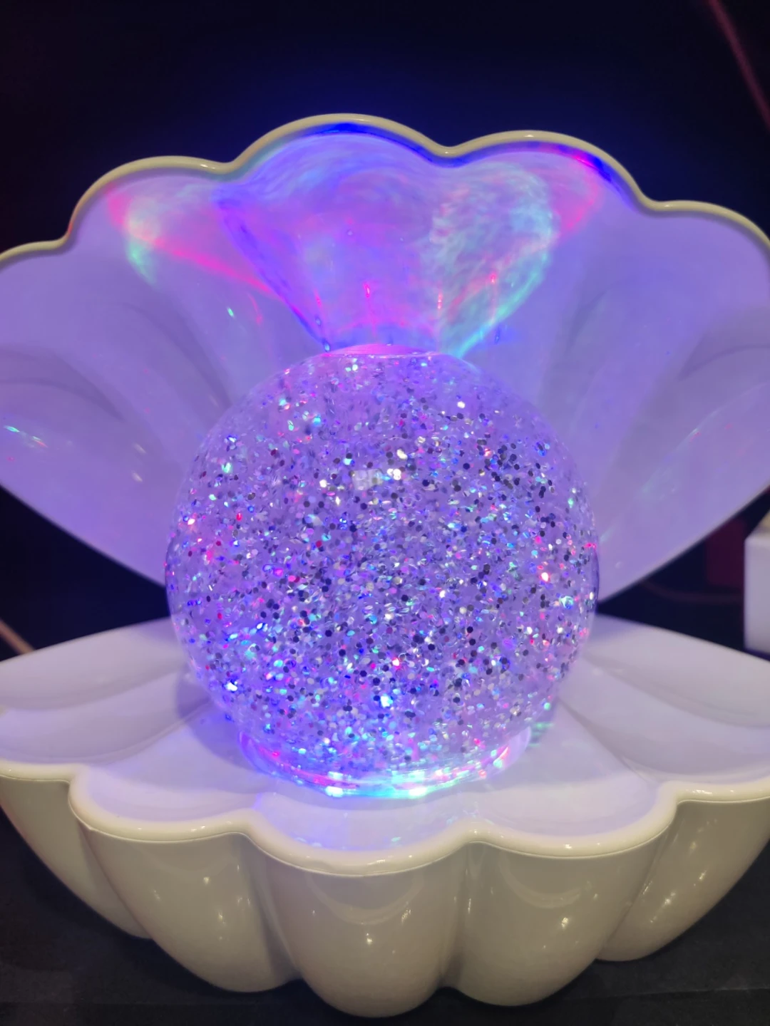 Glitter Orb Lamp in Shell - photo 4