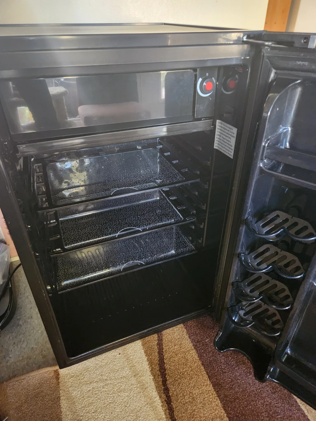 LARGE BAR FRIDGE BOWMANVILLE - photo 3