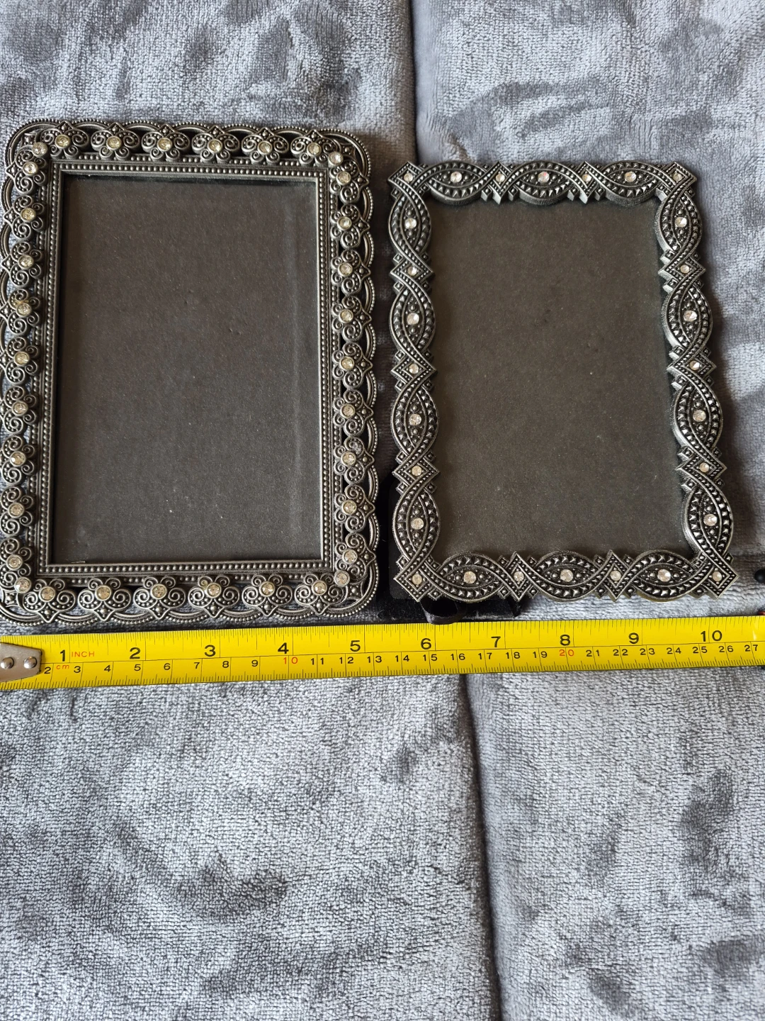 Photo Frames Set of  2 small. 7x5 & 6.5x4.5 - photo 3