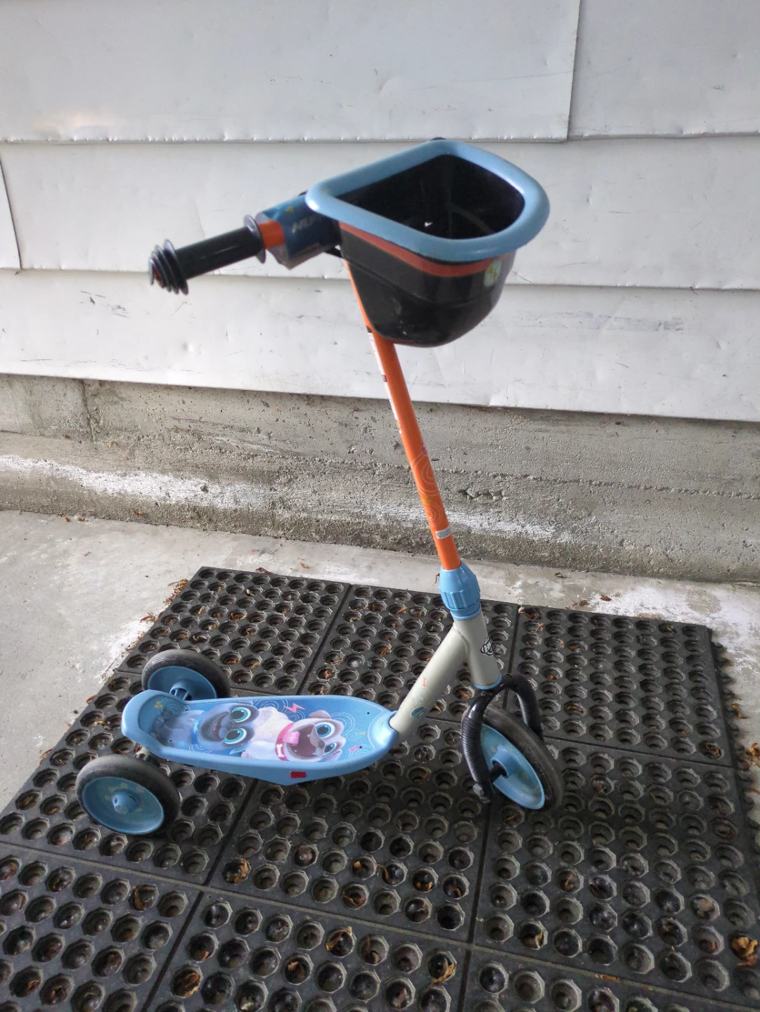 Disney Junior Puppy Dog Pals 3-Wheel Scooter - photo 2
