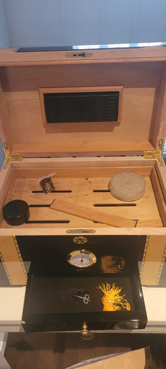 Luxury Wooden Humidor with Hygrometer - photo 2