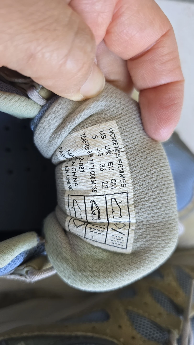 The North Face Women's Hiking Shoes Size 5 - photo 5