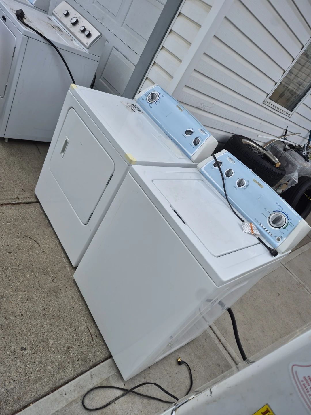Whirlpool Washer and Dryer Set - photo 3