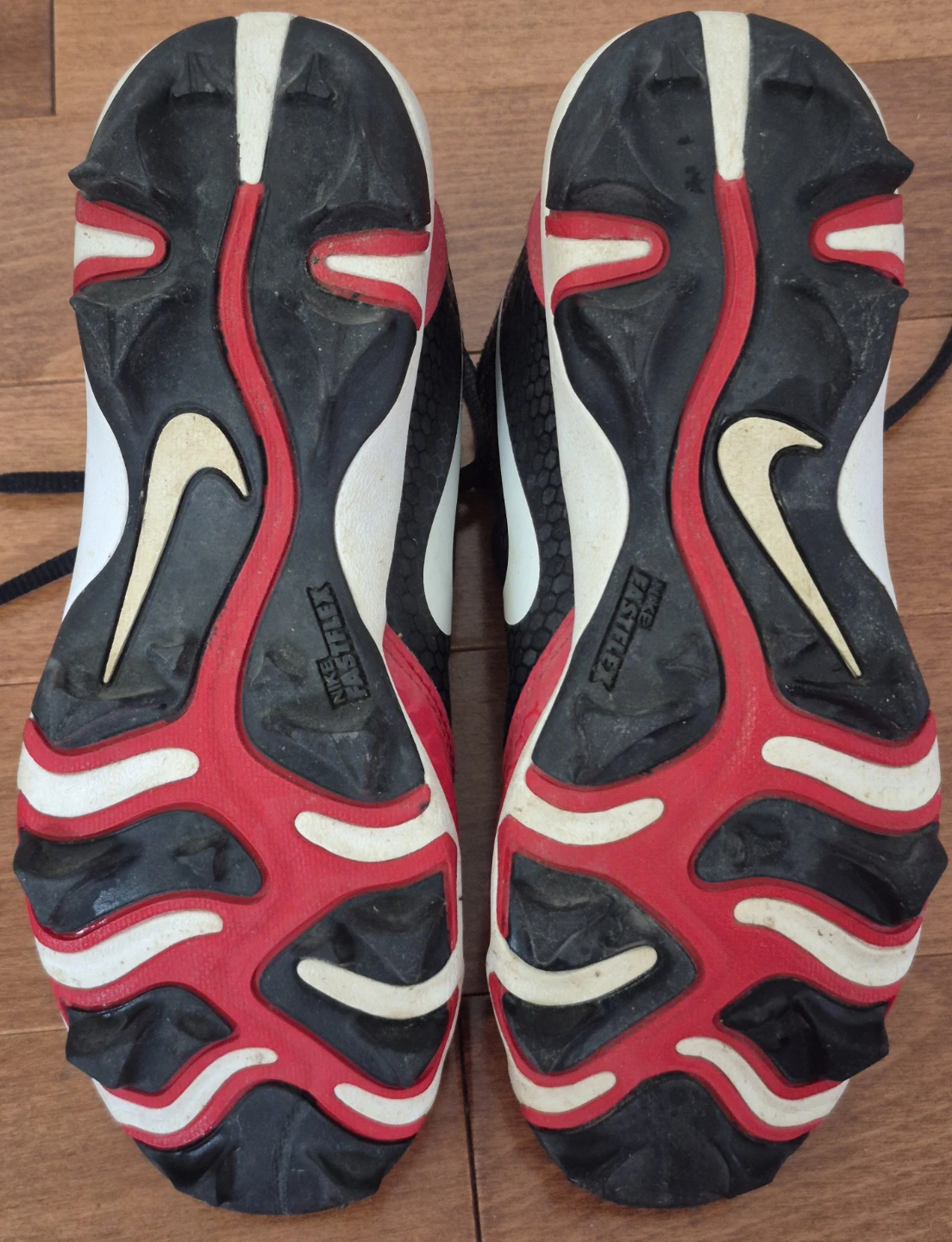 Nike T856 Cleats - photo 2