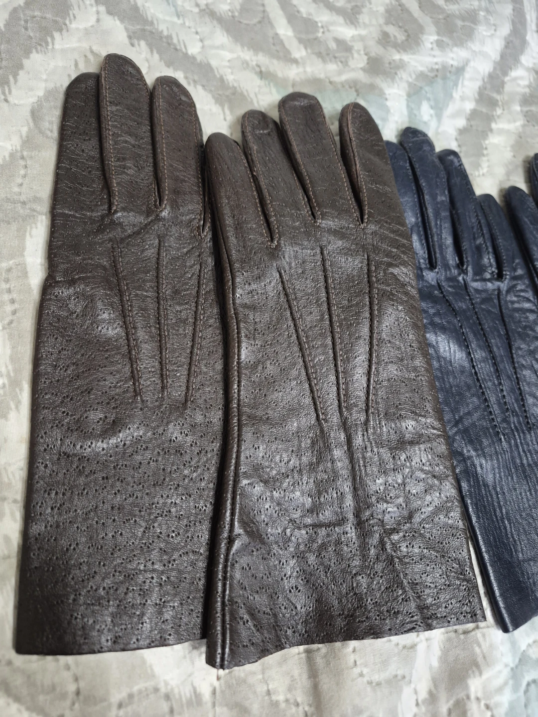 2 Pairs of Ladies Vintage Size Small Leather Gloves - photo 5
