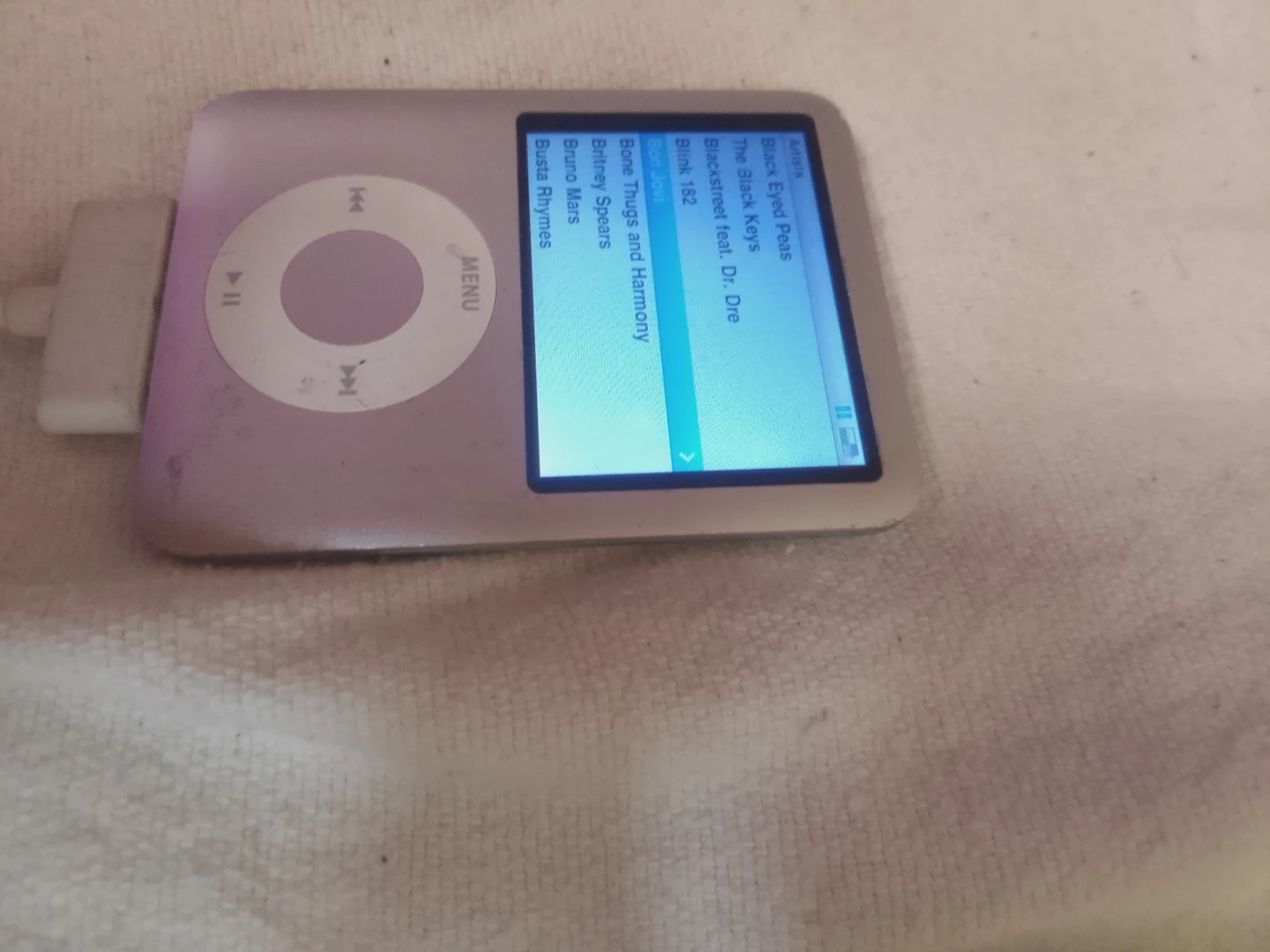 Apple iPod Nano 3rd Gen Purple