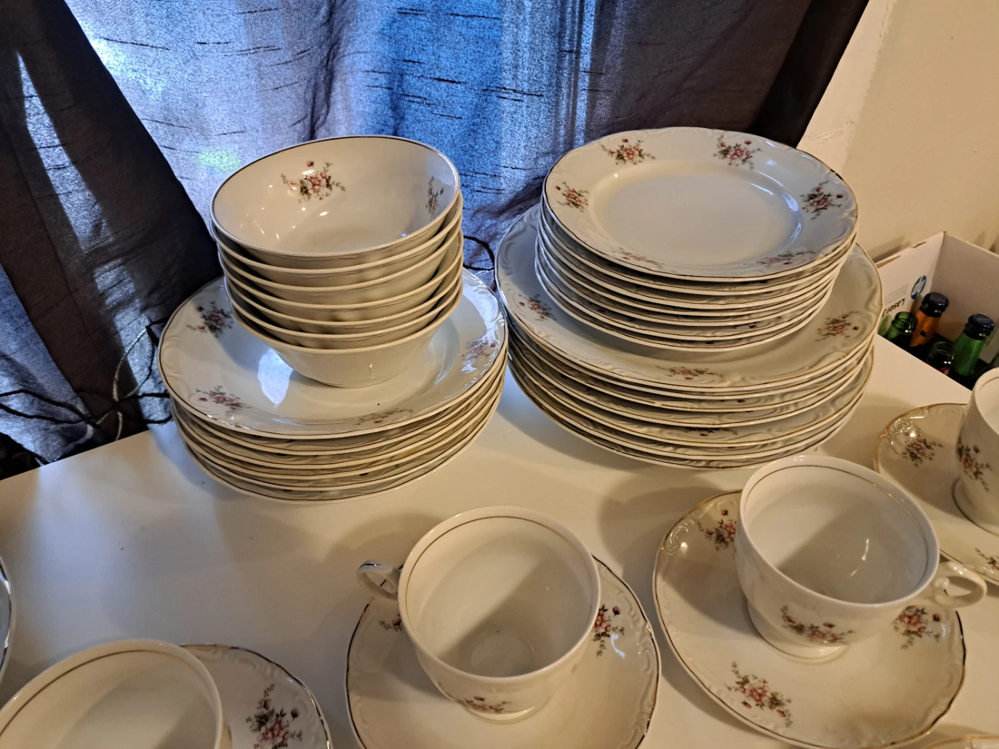 Vintage Floral Dinnerware Set - photo 5