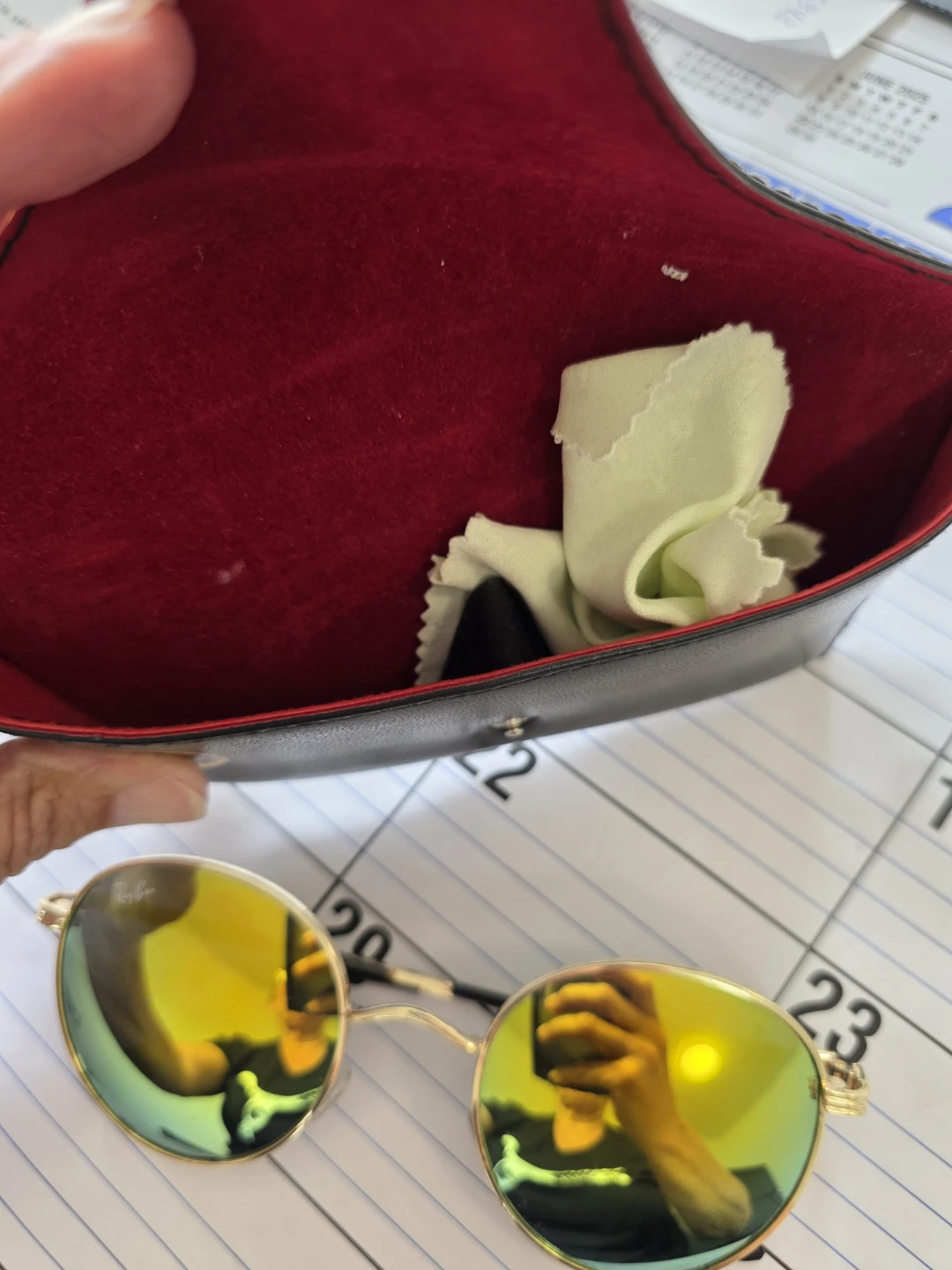 Vintage Ray-Ban Sunglasses with case - photo 4