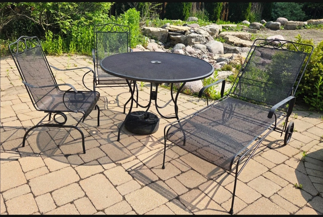 Patio set with umbrella and cushions - photo 2