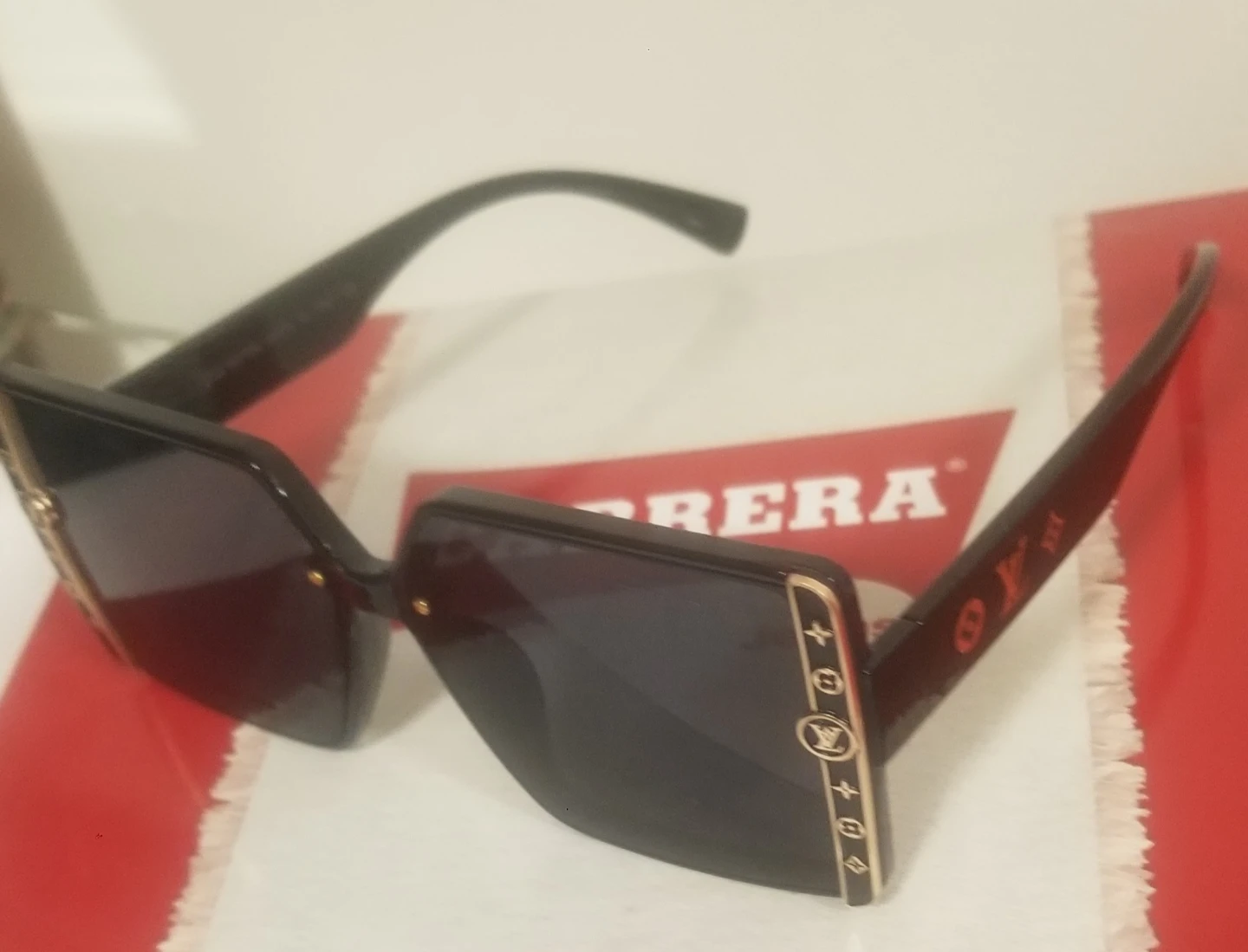 Brand new Fashion Sunglasses White Black UV Polarized