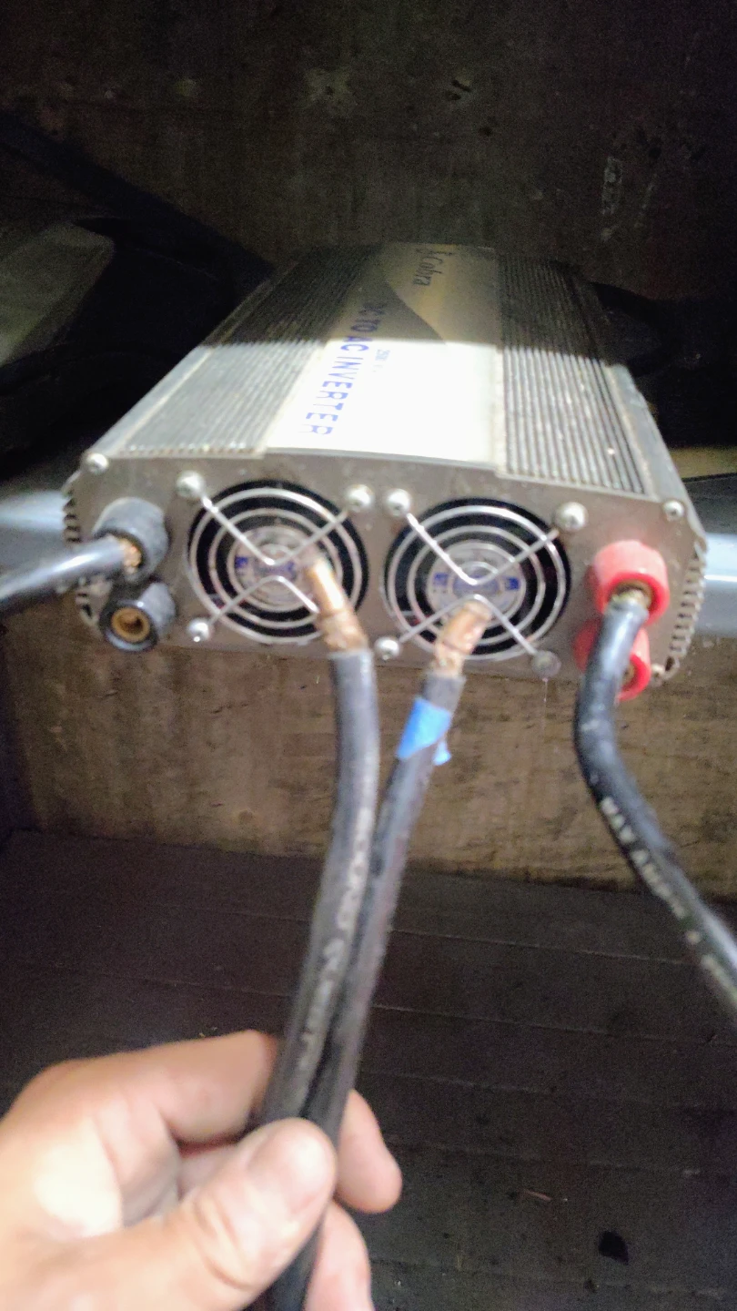 Cobra CPI 2500 DC to AC Power Inverter - photo 4