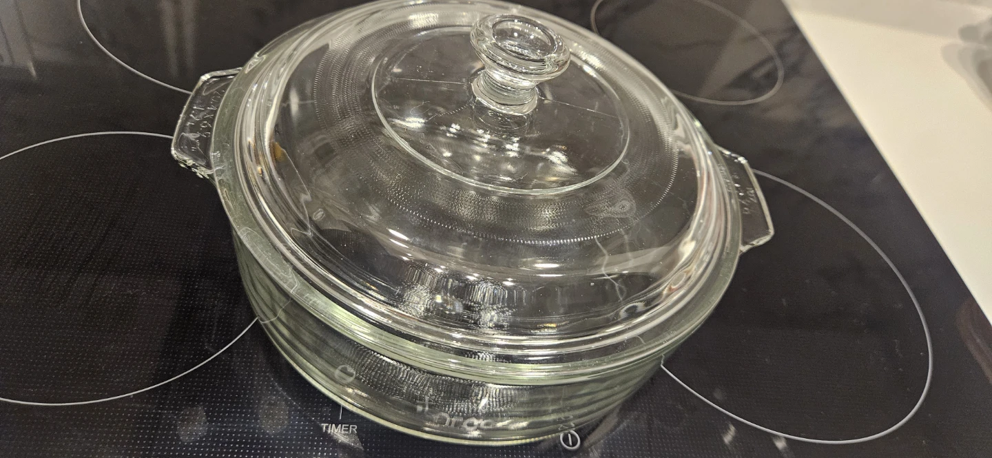 Pyrex Glass Casserole Dish with Lid