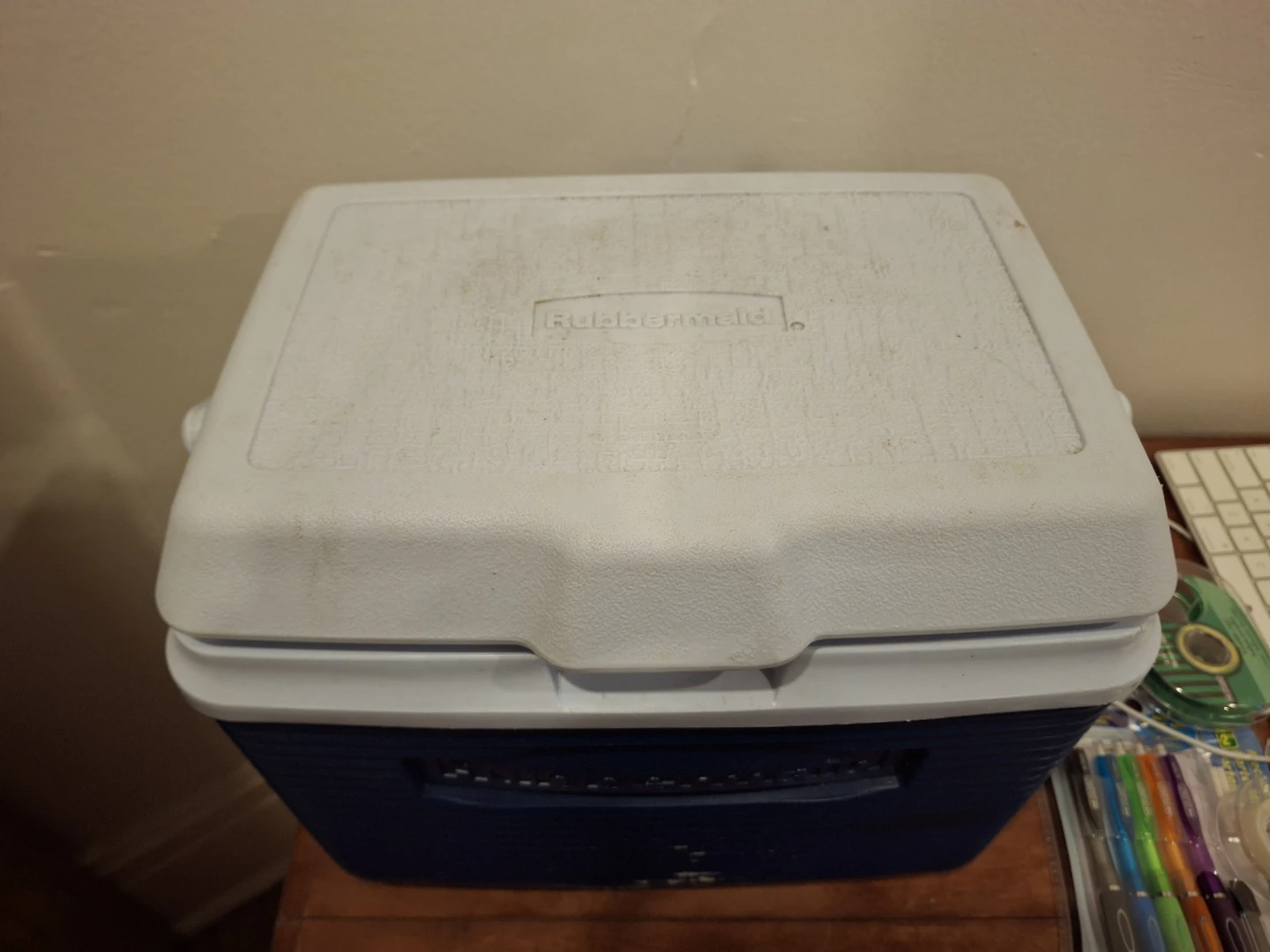 Small Rubbermaid Cooler - photo 3