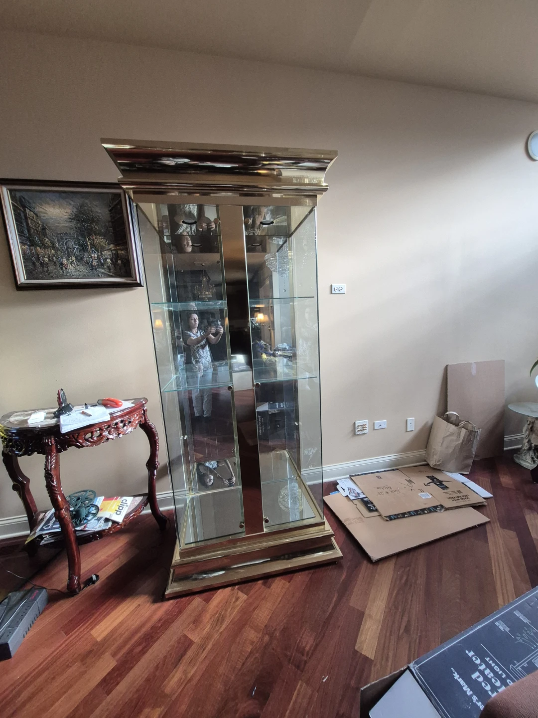 Glass Display Cabinet with Mirrored Back and I side light - photo 2