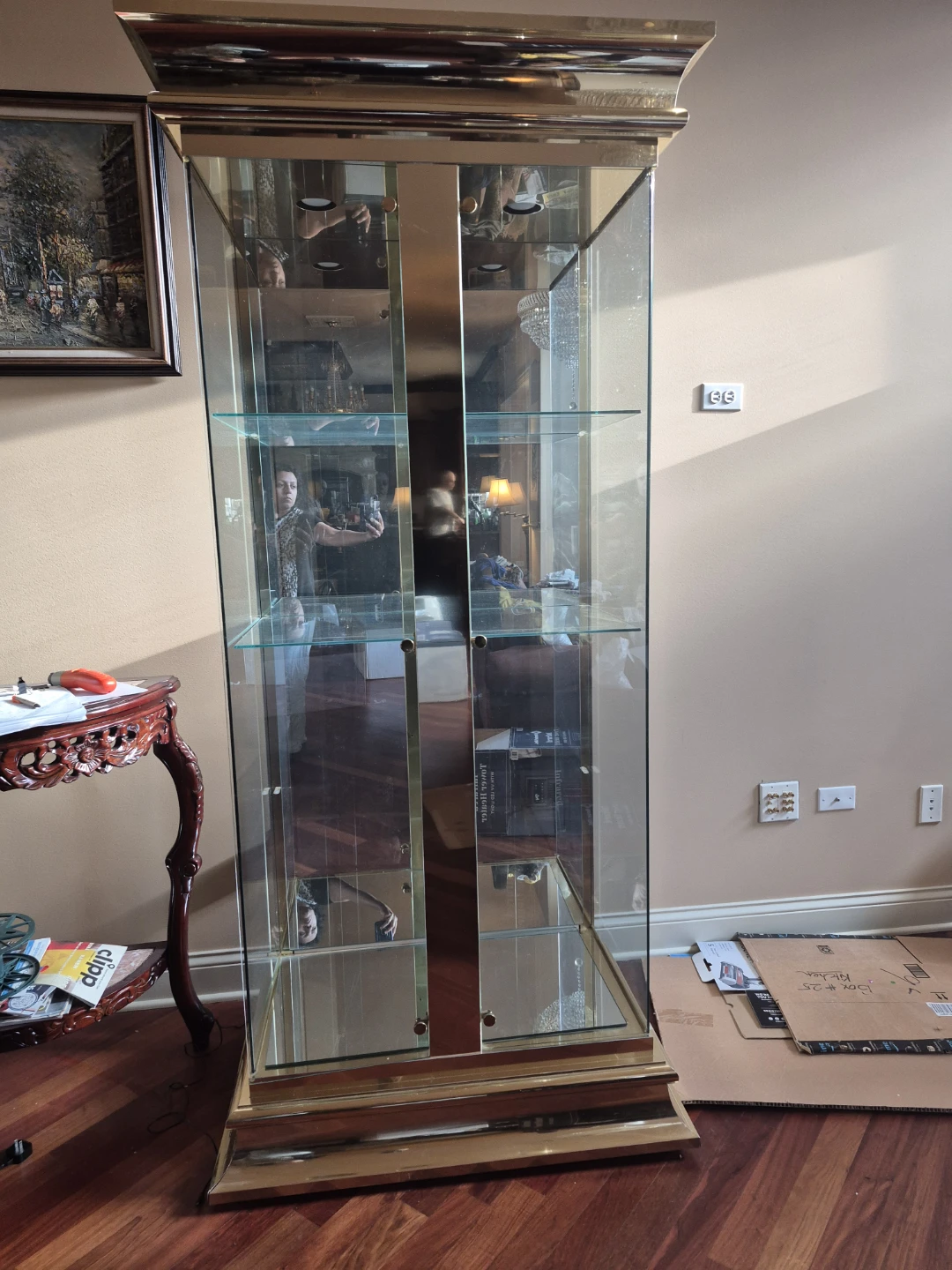 Glass Display Cabinet with Mirrored Back and I side light - photo 4