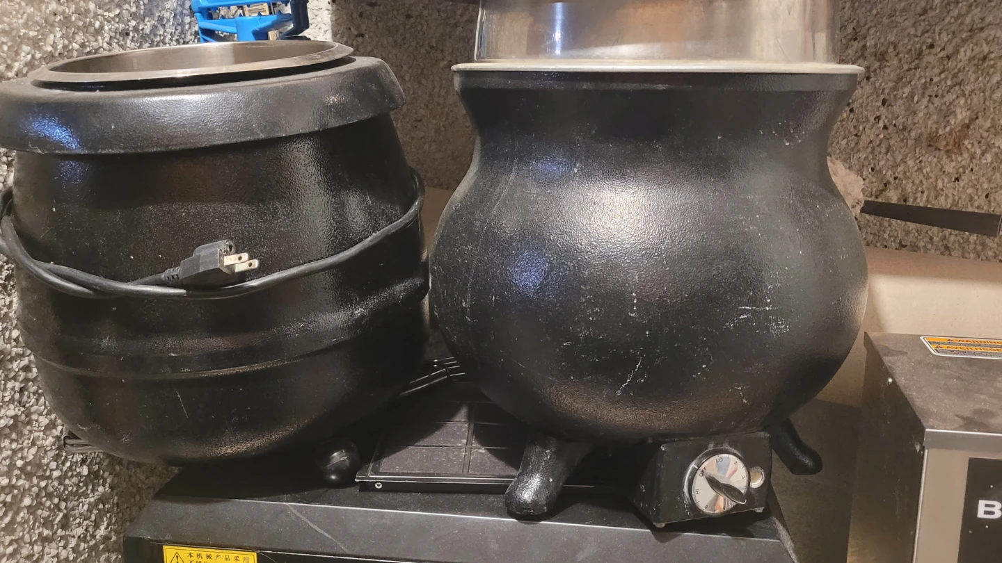 Commercial Soup Kettle 80$ FOR EACH OR 140$ FOR BOTH - photo 3