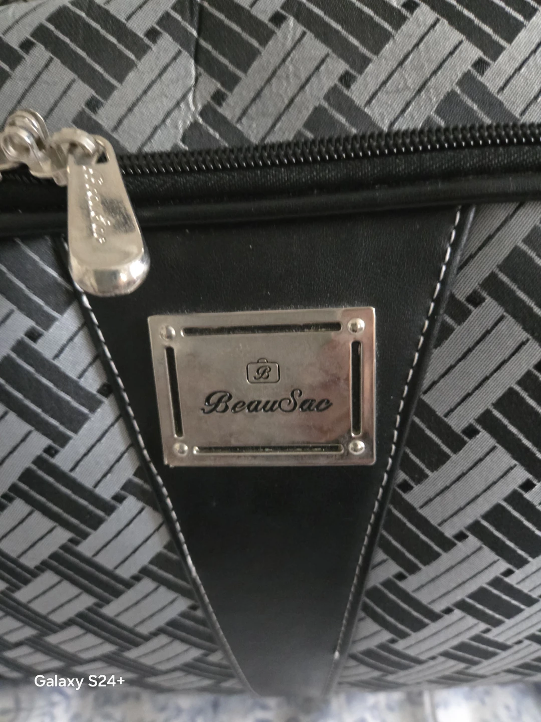 BeauSao Rolling Carry-On Luggage Bag
