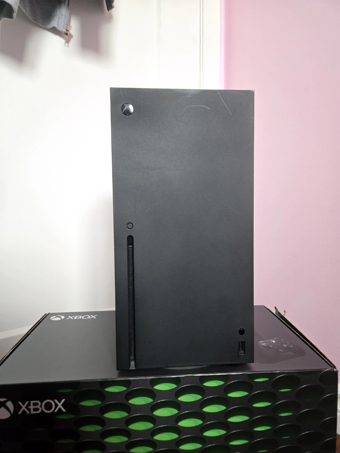 Xbox Series X 1TB - Lightly Used With Original Box - photo 2